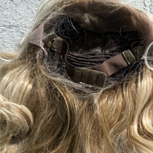 Chelsey Smith Elsa Luxe wig.Comes with silk bag and brand new wig cap.